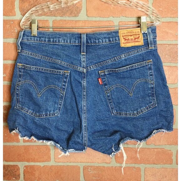 Levis 501 Womens Jean Shorts Button Fly Raw Cut Off Hem Size 31 - Picture 1 of 6